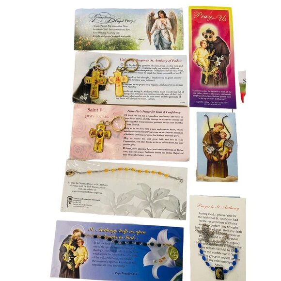 Lot of 16 Assorted Catholic Christian Prayers Cards Jewelry Saints Key Chain Cro - Picture 4 of 8